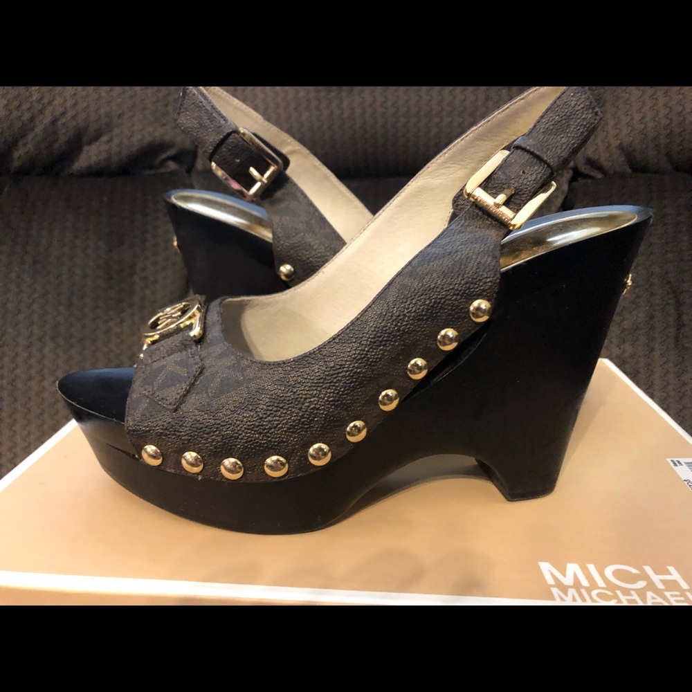 Michael Kors Charm Sling Brown leather sz 7.5